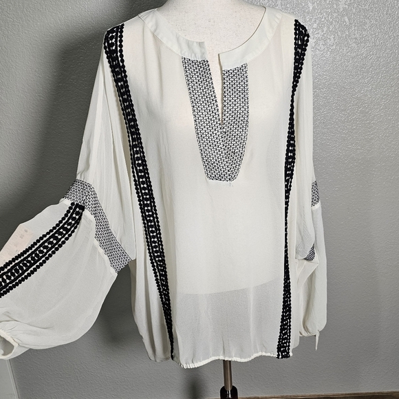 Lane Bryant Black and White Embroidered Sheer Bohemian Blouse Plus Size 26/28 - Picture 2 of 16